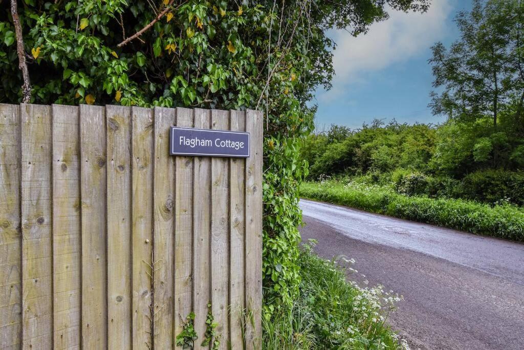 The Hideaway @ Flagham Cottage. Malmesbury Exteriör bild