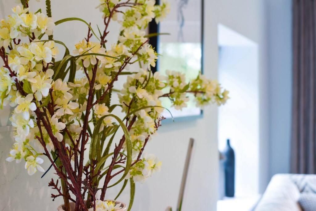 The Hideaway @ Flagham Cottage. Malmesbury Exteriör bild