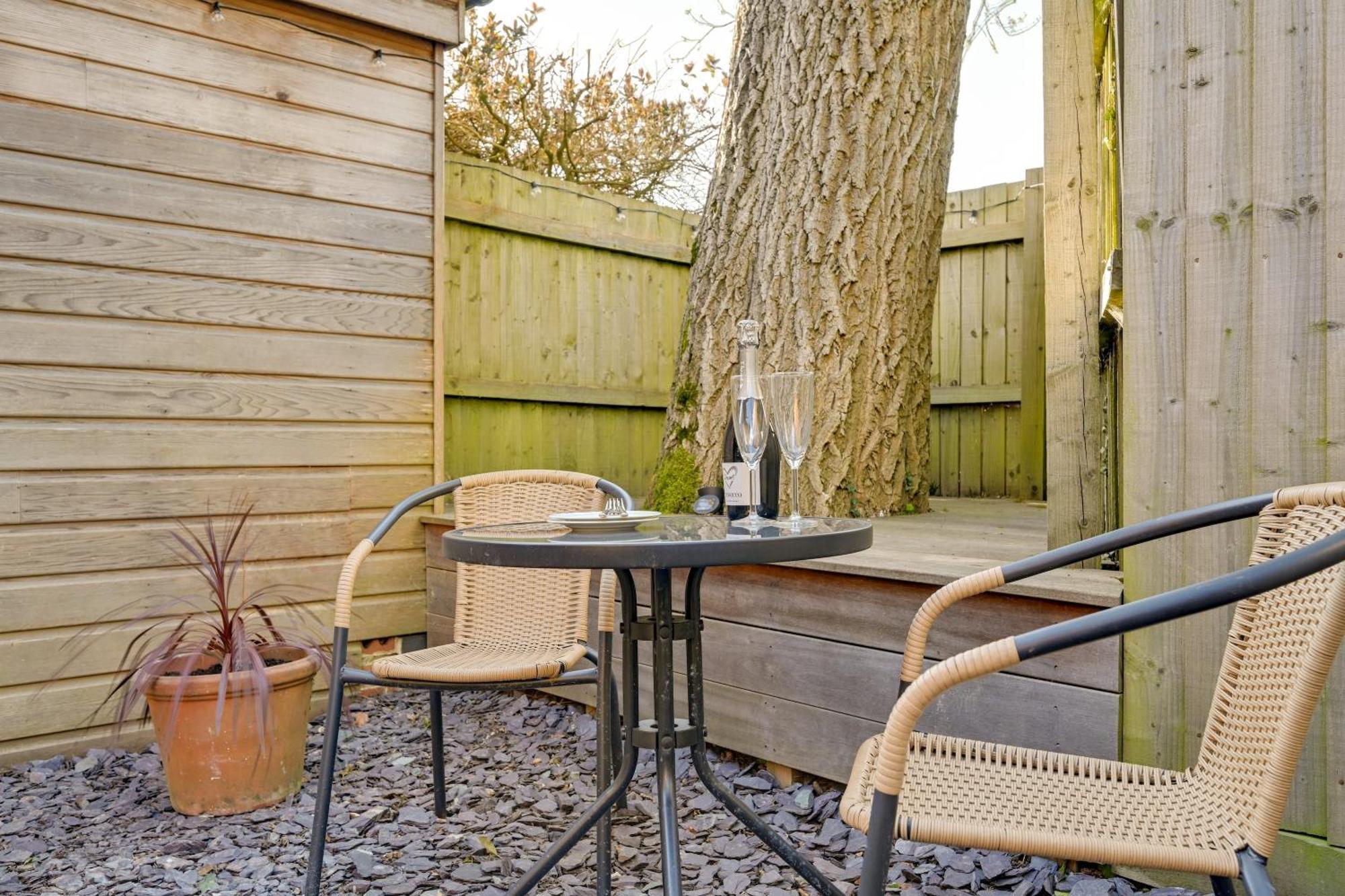 The Hideaway @ Flagham Cottage. Malmesbury Exteriör bild